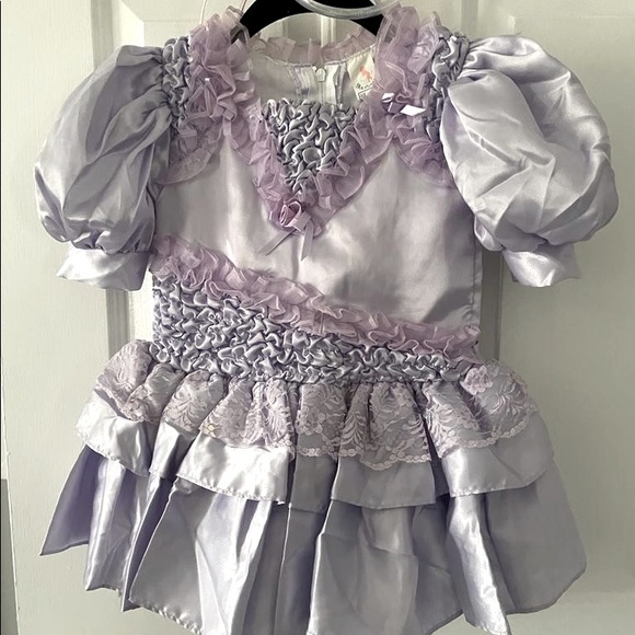 Cute, toddler lavender dress+ 3 Headbands - Picture 4 of 7